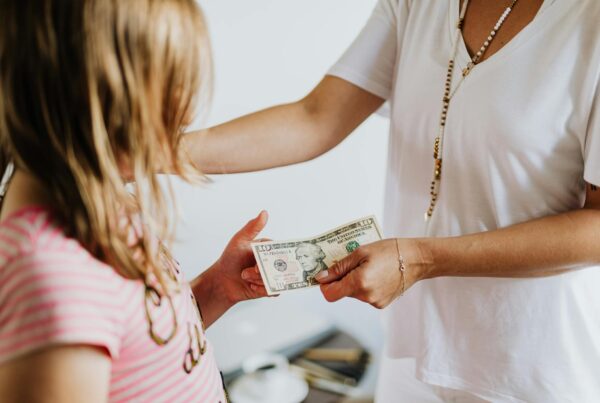 parent giving child money